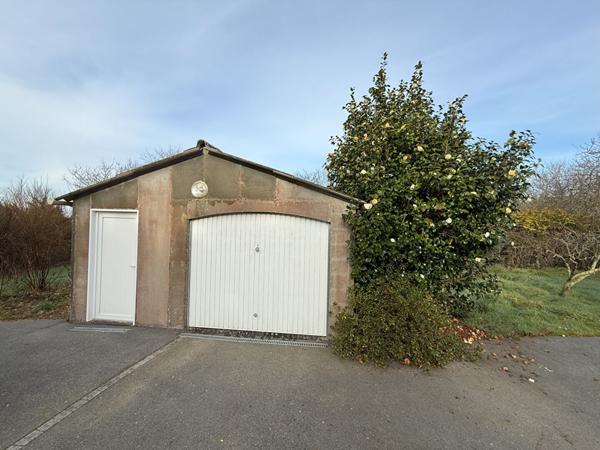 JOLIE MAISON DE 126 M² AU CALME DANS UN ENVIRONEMENT CHAMPETRE .