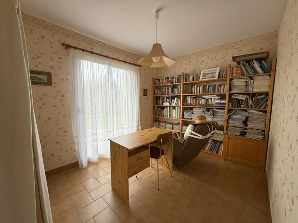 JOLIE MAISON DE 126 M² AU CALME DANS UN ENVIRONEMENT CHAMPETRE .