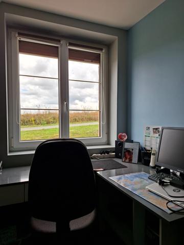 Longère rénovée en 6 pièces,128m2 plancher, double garage,au calme, impasse, au milieu des champs, proche Villaines la Juhel et Pré-en-Pail