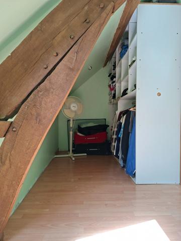 Longère rénovée en 6 pièces,128m2 plancher, double garage,au calme, impasse, au milieu des champs, proche Villaines la Juhel et Pré-en-Pail