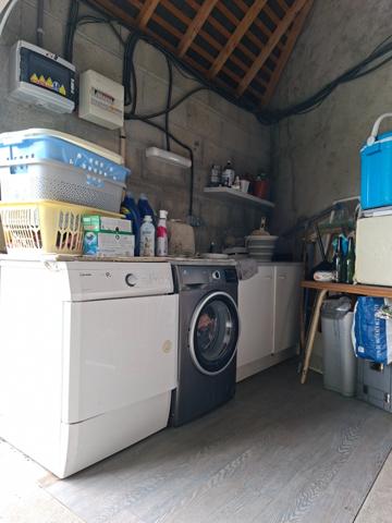 Longère rénovée en 6 pièces,128m2 plancher, double garage,au calme, impasse, au milieu des champs, proche Villaines la Juhel et Pré-en-Pail