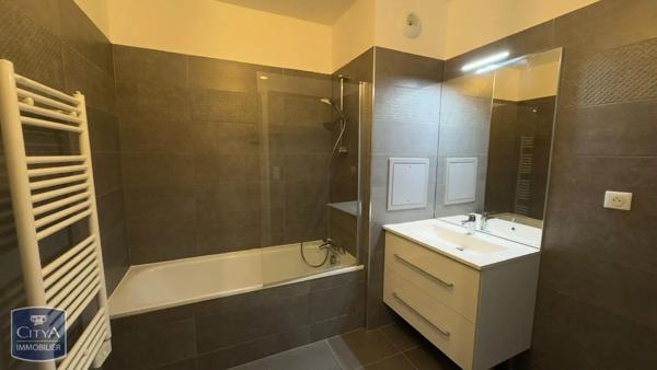 Appartement à louer 3 pièces 77.88m² Rueil-Malmaison (92500)