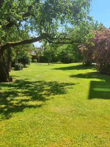 A Hangenbieten beau terrain de 4,24 ares libre d'architecte