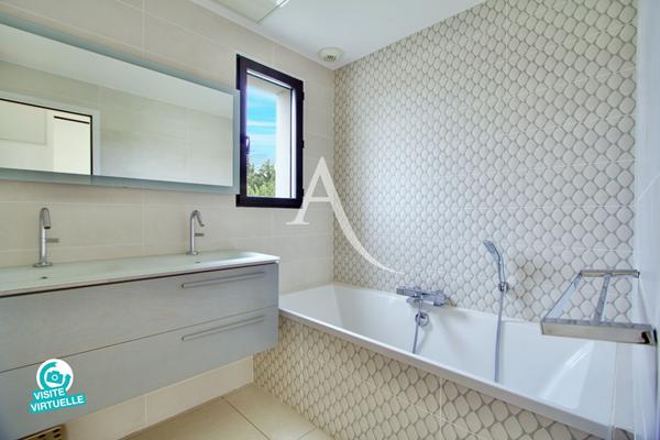 LATTES - VILLA CONTEMPORAINE - 2016 - 175 m² - 5 CHAMBRES - PISCINE TRADITIONNELLE - GARAGE - LOCAL À VÉLOS