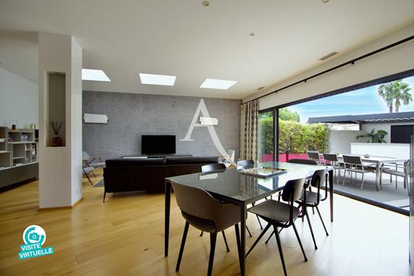 LATTES - VILLA CONTEMPORAINE - 2016 - 175 m² - 5 CHAMBRES - PISCINE TRADITIONNELLE - GARAGE - LOCAL À VÉLOS