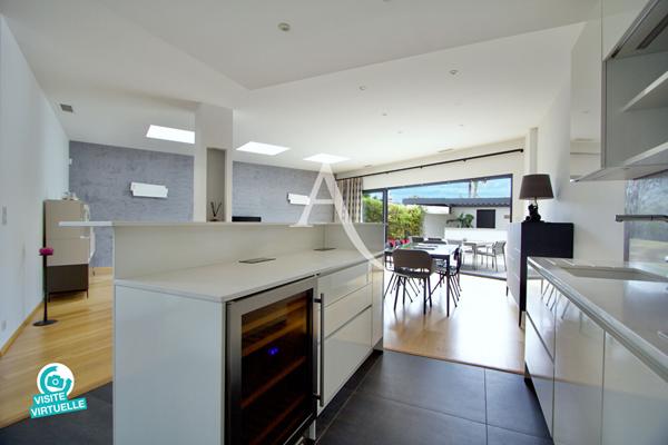 LATTES - VILLA CONTEMPORAINE - 2016 - 175 m² - 5 CHAMBRES - PISCINE TRADITIONNELLE - GARAGE - LOCAL À VÉLOS