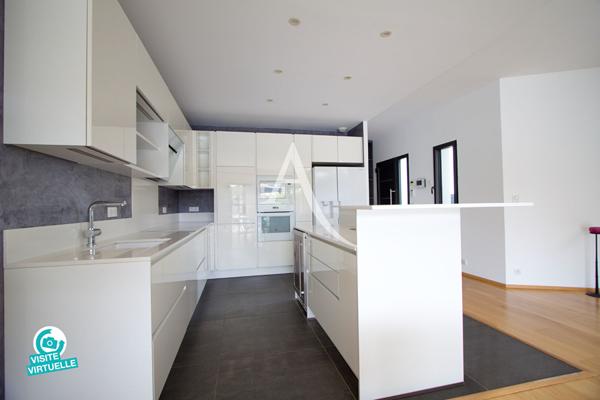 LATTES - VILLA CONTEMPORAINE - 2016 - 175 m² - 5 CHAMBRES - PISCINE TRADITIONNELLE - GARAGE - LOCAL À VÉLOS