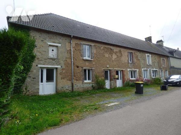 Ensemble composé de deux maisons contigües en pierre et masse sous tuiles , comprenant :
1° ) ...