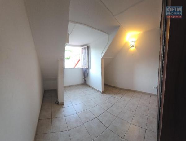 À louer – Appartement duplex F4/5 a Mongaillard