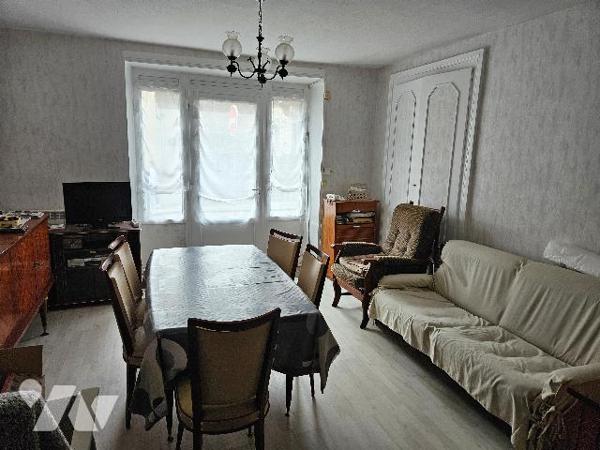 Un ensemble immobilier sur VETRE SUR ANZON.