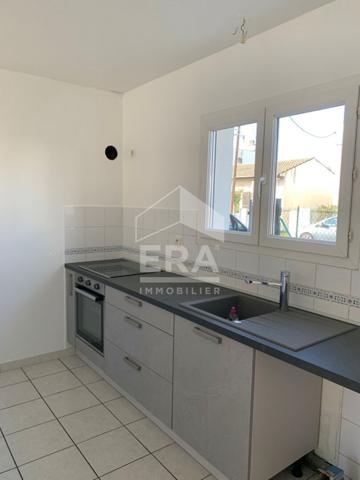 MAISON T 06 AVEC JARDIN ET DEPENDANCE
