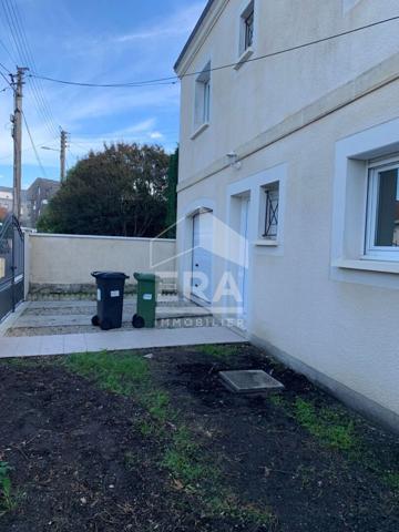 MAISON T 06 AVEC JARDIN ET DEPENDANCE