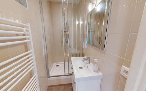 Appartement à vendre    2 pièces • 42,05 m2 Asnières-sur-Seine