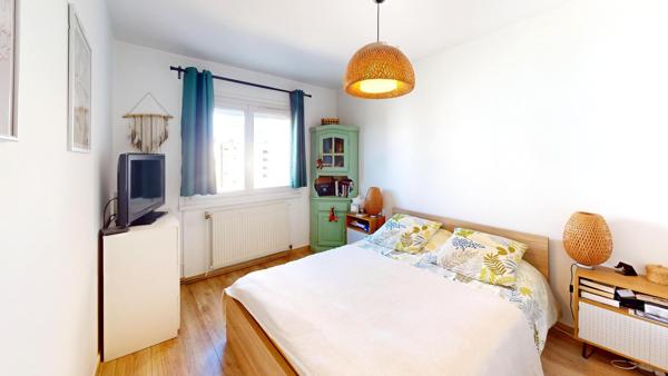 Dernier étage – Lumineux T4 de 85 m² avec loggia