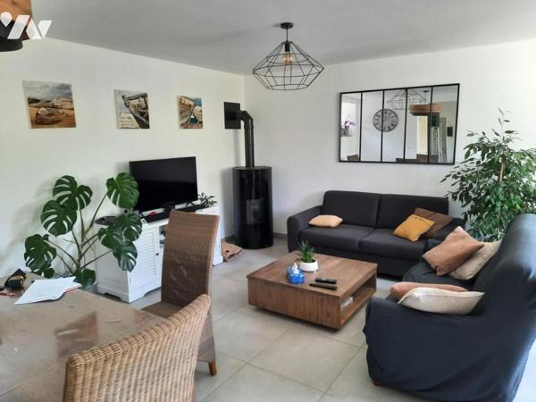 Vie de plein pied pour cette maison pleine de charme.