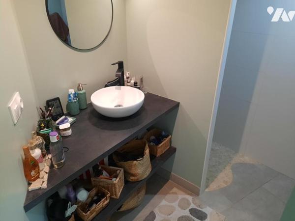 Vie de plein pied pour cette maison pleine de charme.