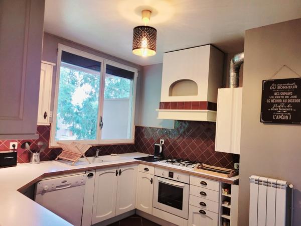 LOCATION MEUBLEE- PAU  - DE GAULLE : Appartement T3 de 77m2 avec balcon au dernier étage