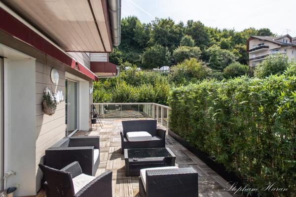Evian les Bains appartement T4 duplex 134m² meublé terrasse vue lac