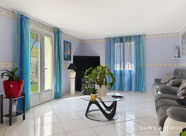Plain-pied T4 sur 1000m² de terrain paysagé