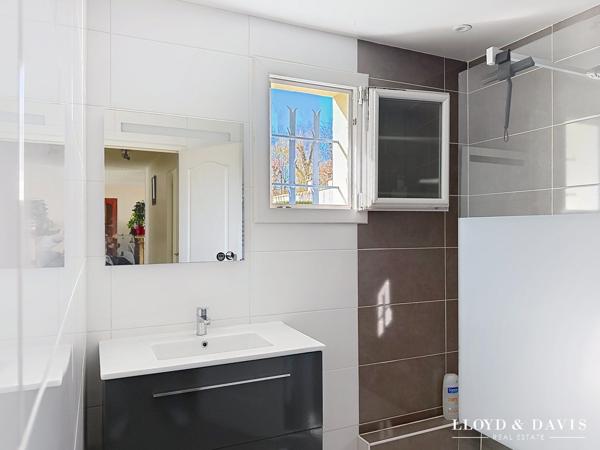 Plain-pied T4 sur 1000m² de terrain paysagé