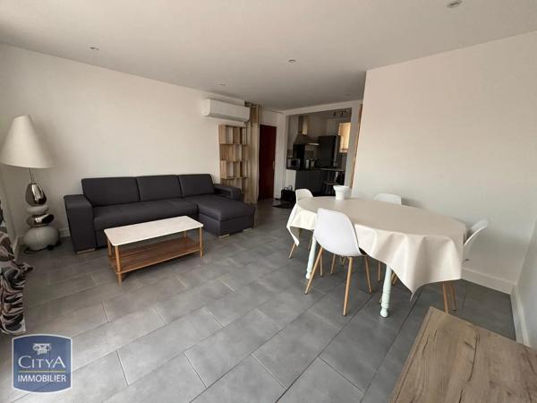 Appartement à louer 3 pièces 59.6m² Nîmes (30000)