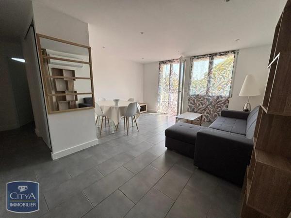 Appartement à louer 3 pièces 59.6m² Nîmes (30000)