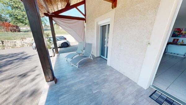 Villa de Plain-Pied avec garage de 50 m²  et vue dégagée sur les montagnes