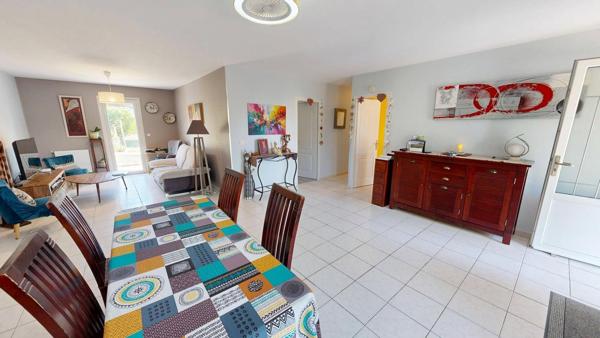 Villa de Plain-Pied avec garage de 50 m²  et vue dégagée sur les montagnes