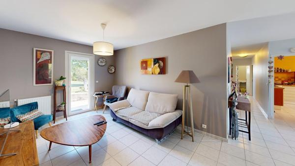 Villa de Plain-Pied avec garage de 50 m²  et vue dégagée sur les montagnes