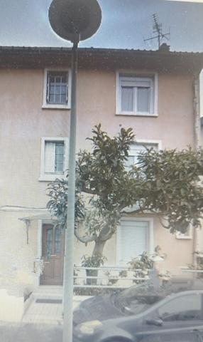 Maison de 4 logements plus jardin