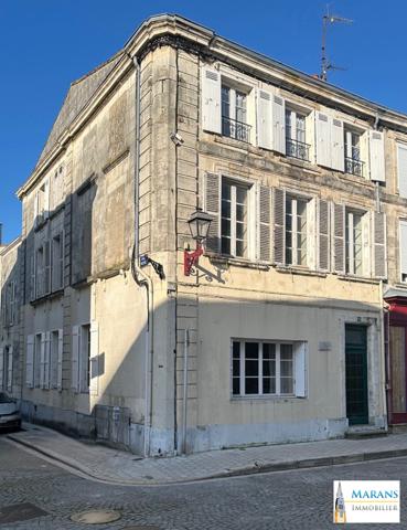 maison à rénover hyper centre Marans