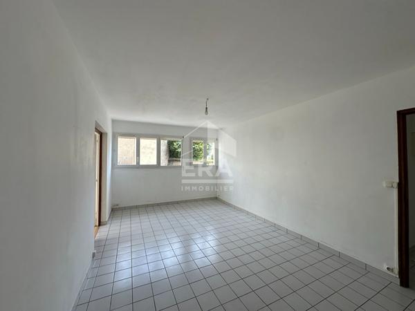 CHATEAUROUX -  Proche Belles-isle - Appartement de type 4 - Parking - cave