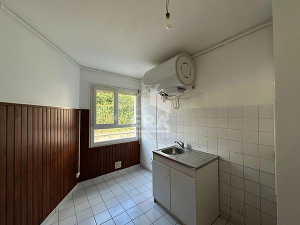 CHATEAUROUX -  Proche Belles-isle - Appartement de type 4 - Parking - cave