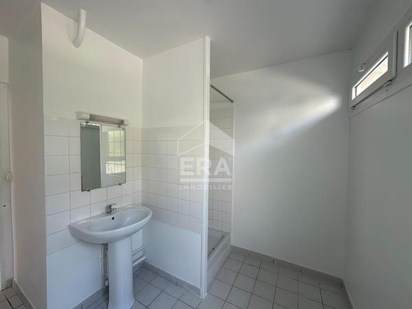 CHATEAUROUX -  Proche Belles-isle - Appartement de type 4 - Parking - cave