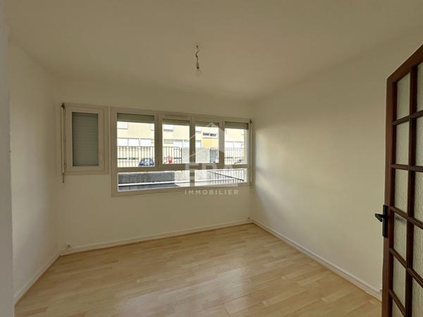 CHATEAUROUX -  Proche Belles-isle - Appartement de type 4 - Parking - cave