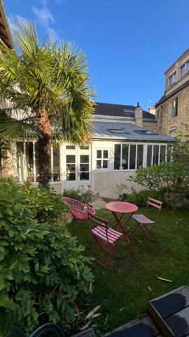 Maison en hyper centre de Caen avec jardin et dépendance