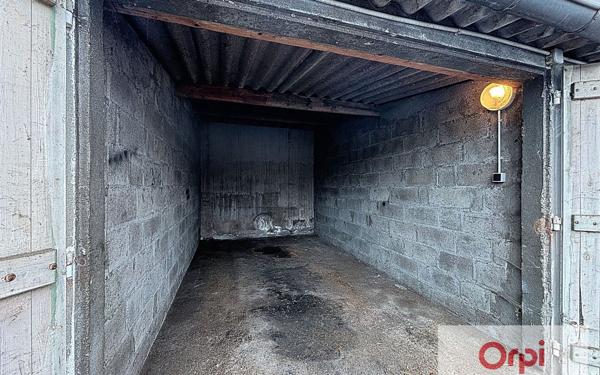 Stationnement à louer    12 m2 Montluçon