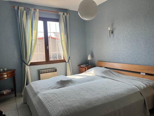 Maison Vinassan 4 pièce(s) 182 m2
