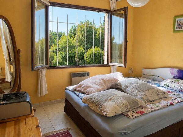 Maison Vinassan 4 pièce(s) 182 m2
