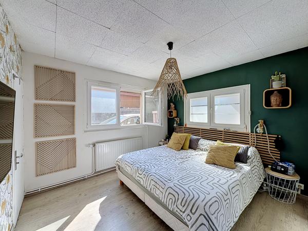 Maison
         4 pièces
        - 93 m² 219 900 €*