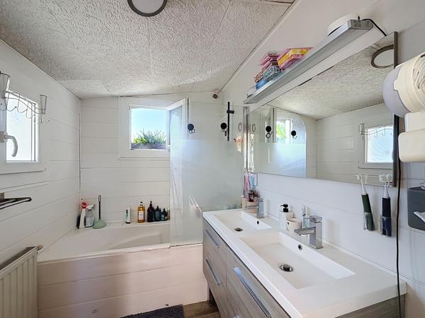 Maison
         4 pièces
        - 93 m² 219 900 €*