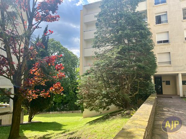 Location appartement Nantes : 670 € - AJP Immobilier Nantes Ouest