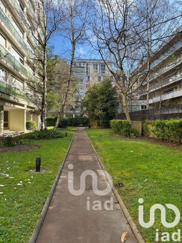 Appartement 2 pièces de 53 m² à Paris (75015)