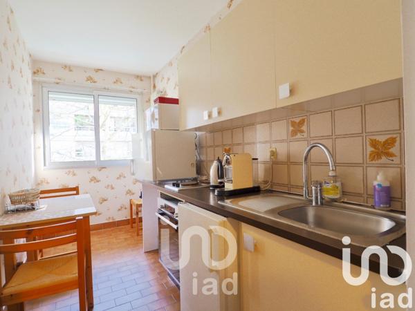 Appartement 2 pièces de 53 m² à Paris (75015)