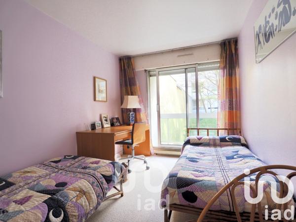 Appartement 2 pièces de 53 m² à Paris (75015)