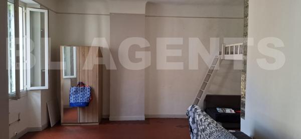 Appartement 36 m² à rénover – Opportunité dans une maisonnette marseillaise  Marseille 4e – Quartier
