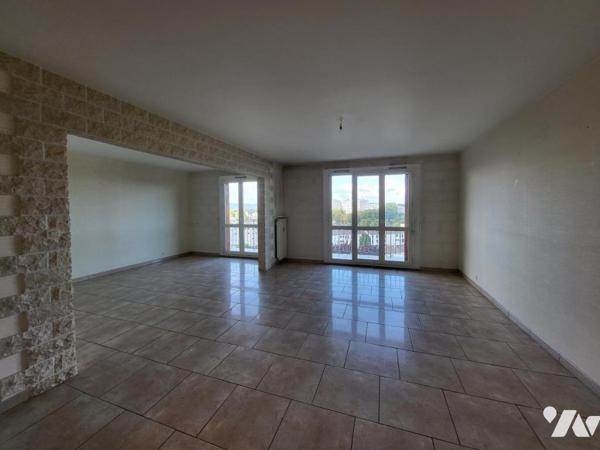 Résidence Le Champagne - spacieu type 4 avec balcon et garage