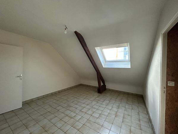 Appartement * 1 Pièces * 17 M² * 44000 Nantes * 383 * 15 * 398,  
Nantes 44000