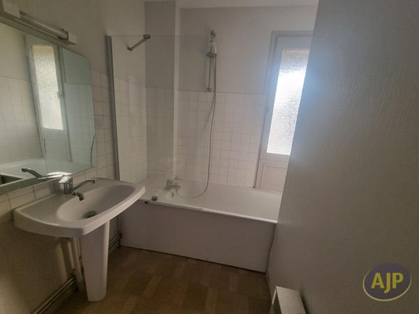 Location appartement Vern Sur Seiche : 663 € - AJP Immobilier Pacé