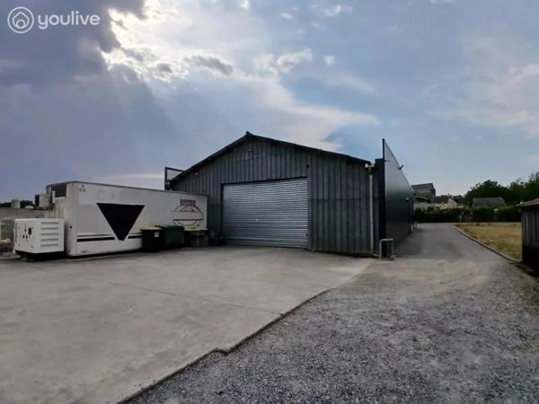 Ensemble immobilier d’activité de 770 m² avec revenu locatif immédiat – Terrain clos de 2 300 m²